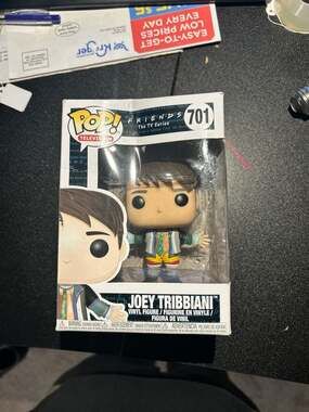 Funko Pop! Friends Joey Tribbiani #701 (Wearing Chandler's Clothes)